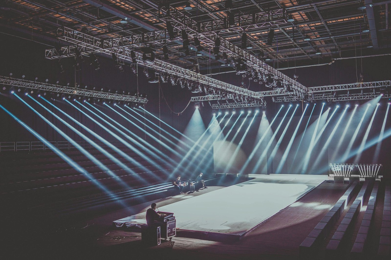 Professional event production Barcelona featuring custom stage design and LED screens.